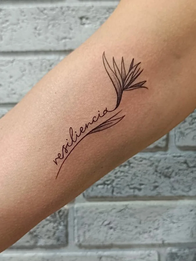 tatuaje de linea fina
